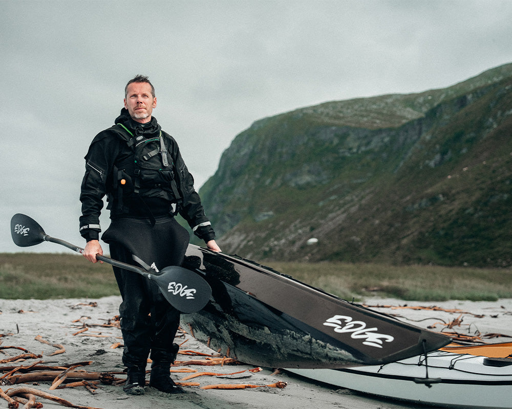Edd Bjørke with an Edge Alnes on a Norwegian beach